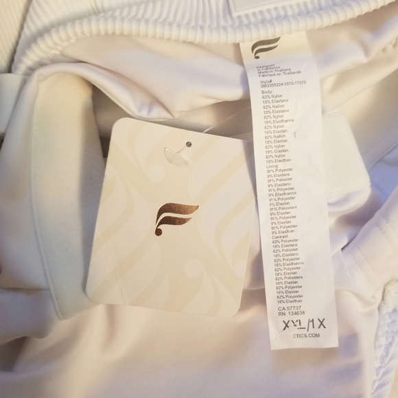 New Fabletics White One Piece Swimsuit 1X - Picture 6 of 7